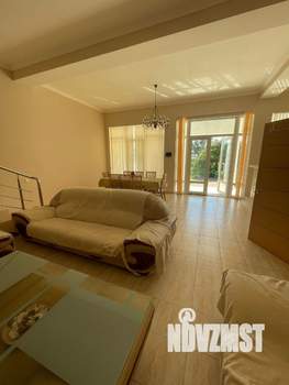 Коттедж 243м², 2-этажный, участок 7 сот.  