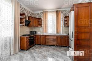 Дом 307м², 3-этажный, участок 8 сот.  