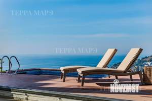 Коттедж 448м², 3-этажный, участок 8 сот.  