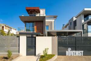 Дом 300м², 2-этажный, участок 6 сот.  