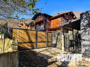 Дом 295м&sup2;, 2-этажный, участок 6 сот.  