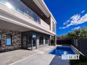 Дом 240м², 2-этажный, участок 4 сот.  