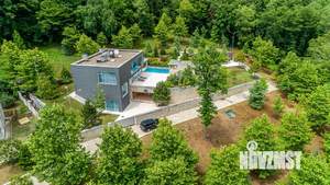 Дом 680м², 2-этажный, участок 42 сот.  