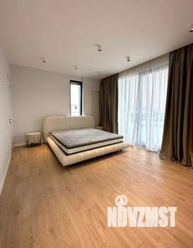 Коттедж 480м², 3-этажный, участок 6 сот.  