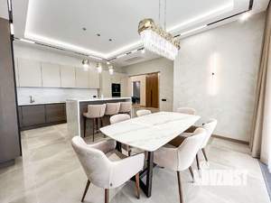 Дом 560м², 3-этажный, участок 7 сот.  