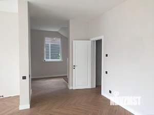 Дом 180м², 2-этажный, участок 5 сот.  