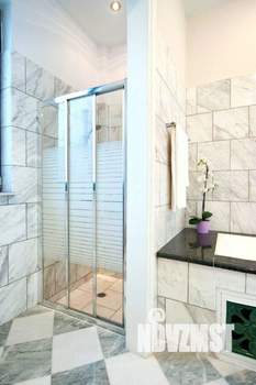 Коттедж 320м², 2-этажный, участок 6 сот.  
