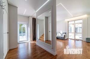 Коттедж 300м&sup2;, 3-этажный, участок 10 сот.  