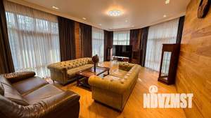 Дом 310м², 2-этажный, участок 6 сот.  