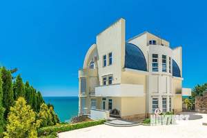 Дом 550м², 3-этажный, участок 12 сот.  