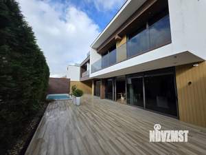 Дом 300м&sup2;, 2-этажный, участок 10 сот.  