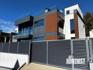 Коттедж 215м², 2-этажный, участок 4 сот.  