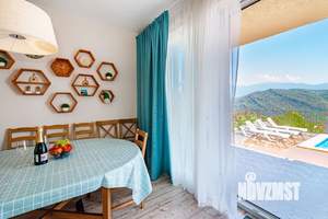 Дом 280м², 2-этажный, участок 10 сот.  