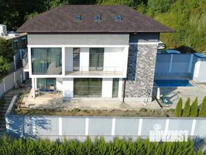 Коттедж 290м&sup2;, 3-этажный, участок 5 сот.  