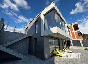 Дом 240м&sup2;, 2-этажный, участок 4 сот.  