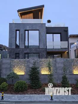 Коттедж 300м², 2-этажный, участок 5 сот.  