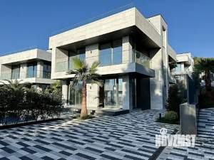 Коттедж 225м², 2-этажный, участок 6 сот.  