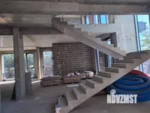 Коттедж 330м², 2-этажный, участок 5 сот.  