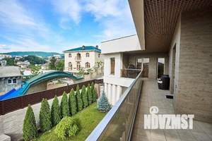 Дом 686м², 2-этажный, участок 8 сот.  