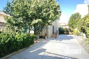 Дом 385м², 3-этажный, участок 8 сот.  