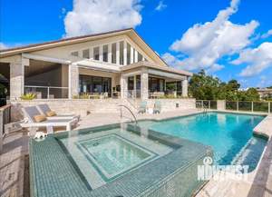 Дом 300м², 2-этажный, участок 8 сот.  