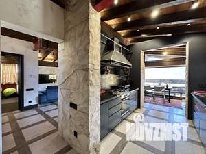 Дом 270м², 2-этажный, участок 9 сот.  