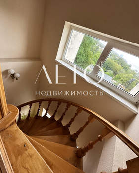 Дом 198м², 4-этажный, участок 2 сот.  