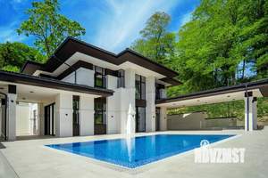 Дом 287м², 2-этажный, участок 8 сот.  