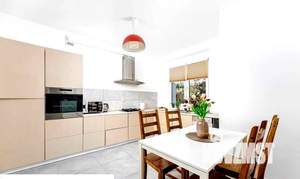 Коттедж 220м², 2-этажный, участок 7 сот.  