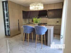Дом 320м², 2-этажный, участок 18 сот.  