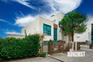 Дом 720м², 4-этажный, участок 17 сот.  