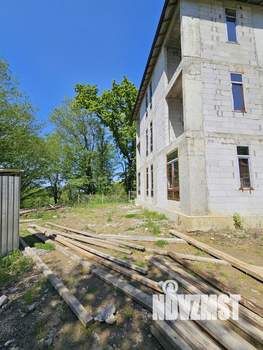 Коттедж 300м², 3-этажный, участок 5 сот.  