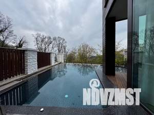 Коттедж 256м², 3-этажный, участок 3 сот.  