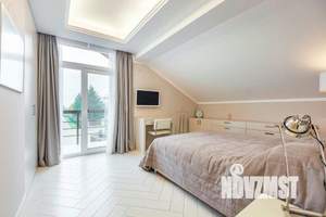 Дом 220м², 2-этажный, участок 10 сот.  