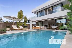 Дом 310м², 3-этажный, участок 270 сот.  