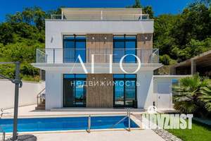 Дом 360м², 2-этажный, участок 5 сот.  