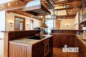 Дом 820м², 3-этажный, участок 120 сот.  