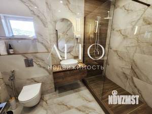 Дом 270м², 2-этажный, участок 6 сот.  