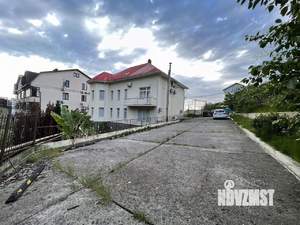 Дом 613м&sup2;, 3-этажный, участок 8 сот.  