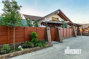 Дом 320м², 2-этажный, участок 30 сот.  