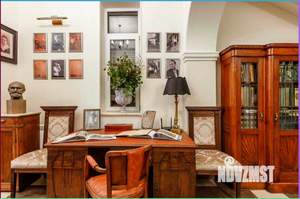 Дом 200м&sup2;, 3-этажный, участок 6 сот.  