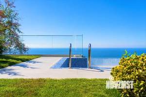 Дом 200м², 2-этажный, участок 6 сот.  