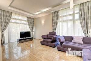 Дом 230м², 3-этажный, участок 4 сот.  