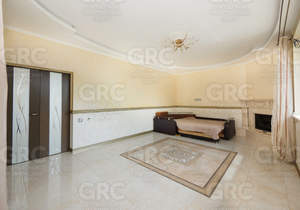 Дом 240м², 2-этажный, участок 10 сот.  