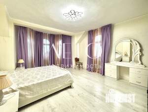 Коттедж 290м², 3-этажный, участок 5 сот.  