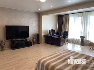 Дом 372м², 3-этажный, участок 12 сот.  
