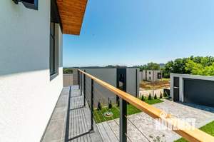 Коттедж 182м², 2-этажный, участок 4 сот.  