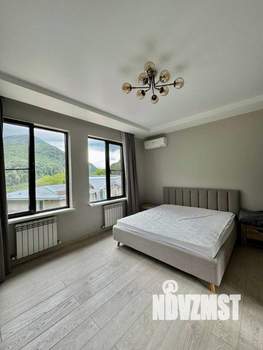 Дом 180м², 2-этажный, участок 5 сот.  