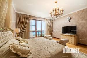 Дом 450м², 4-этажный, участок 12 сот.  
