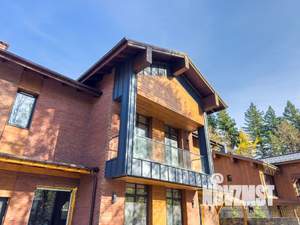 Дом 295м&sup2;, 2-этажный, участок 5 сот.  